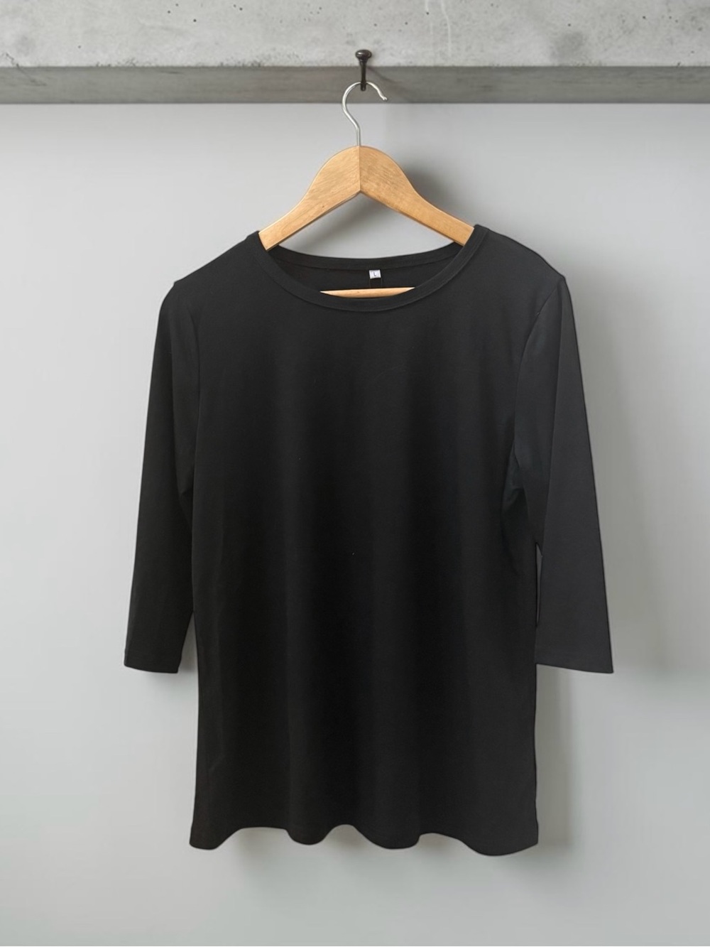 NWT Women’s Black 3/4 Sleeve Crewneck Tee! Large! NEW! - Picture 4 of 7